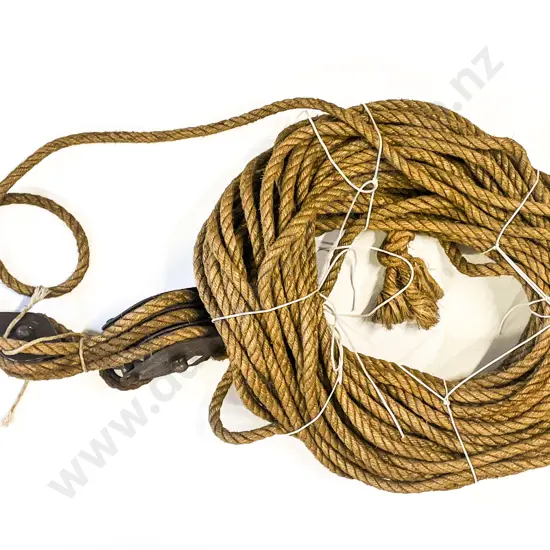 Vintage Hemp Rope with Block & Tackle