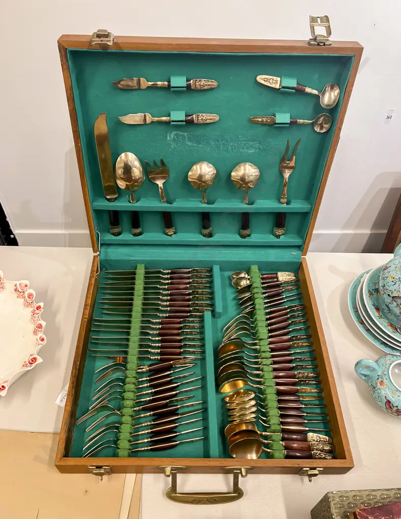 Canteen of Thai Brass Cutlery Image 1++