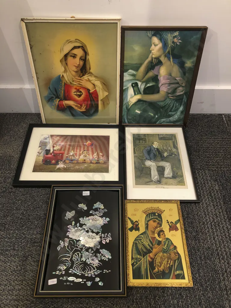 Box of Assorted Artwork Image 1++