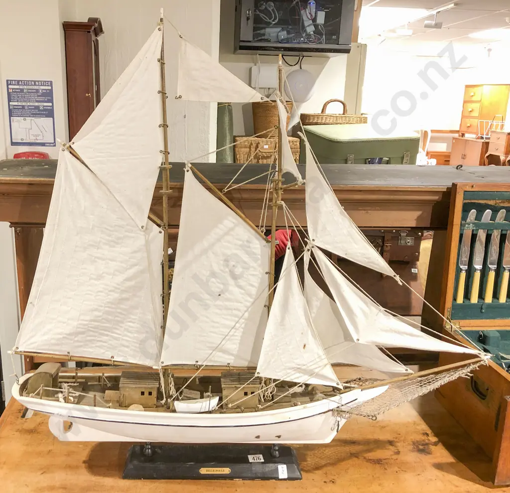 "Belle-Poule" Vintage Model Ship Image 1++
