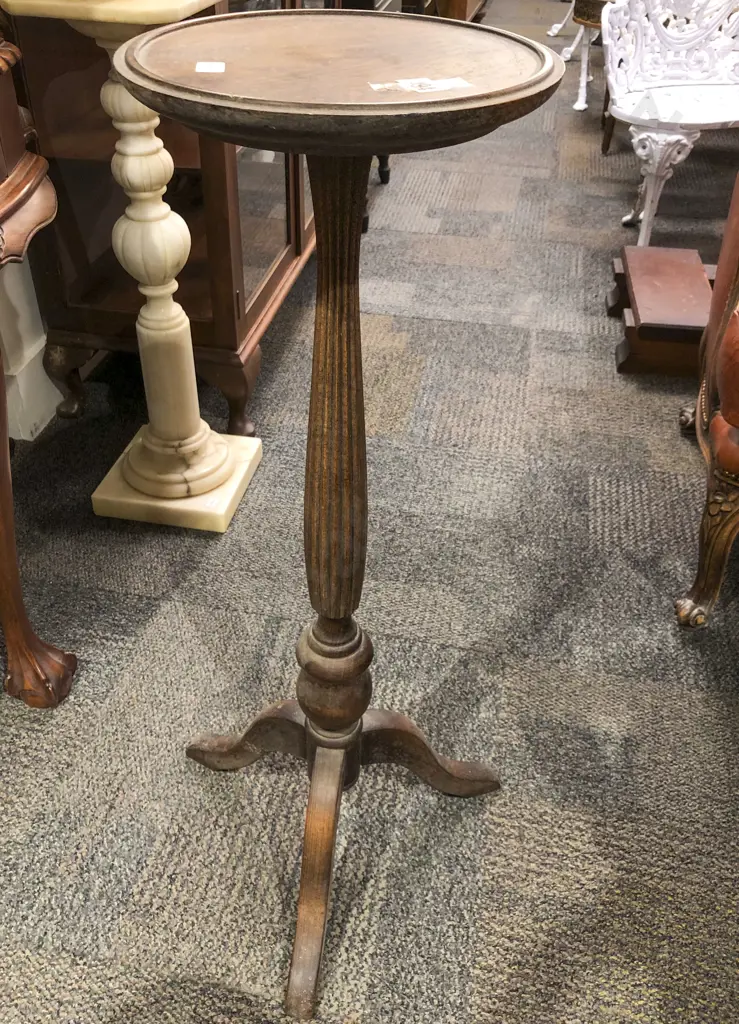 Mahogany Plant Stand Image 1++
