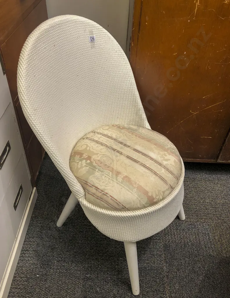 Small White Wicker Bedroom Chair Image 1++