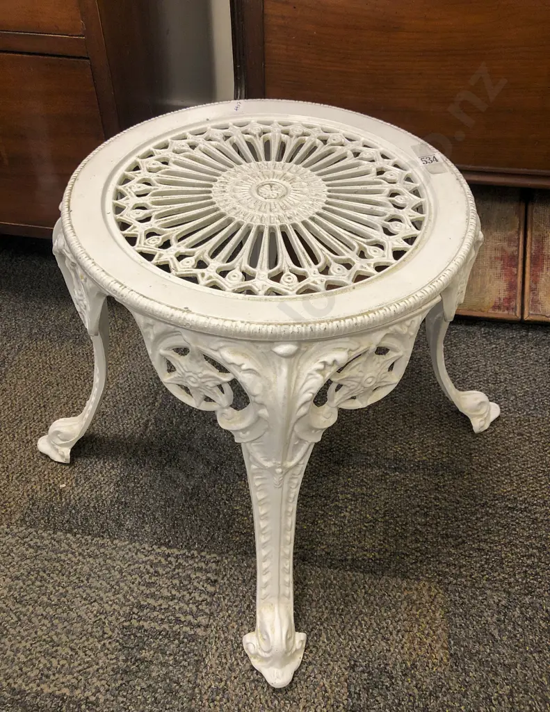 White Painted Cast Metal Plant Stand Image 1++