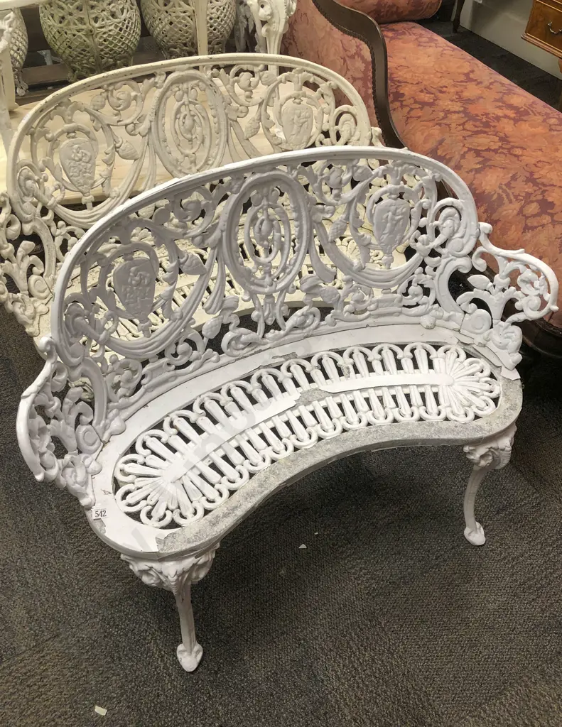 Small White Painted Cast Metal Bench Image 1++