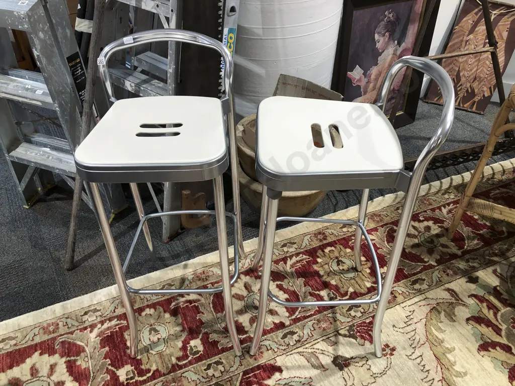 Pair of Modern Chrome Breakfast Bar Stools Image 1++