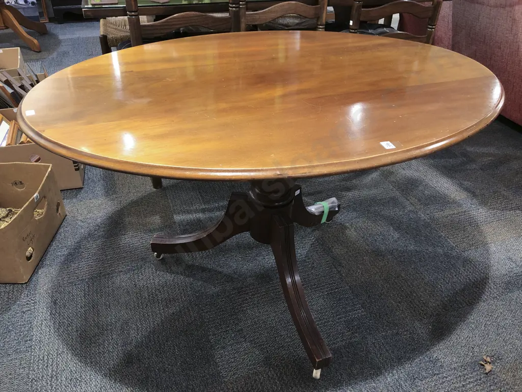 Small Oval Breakfast Table Image 1++