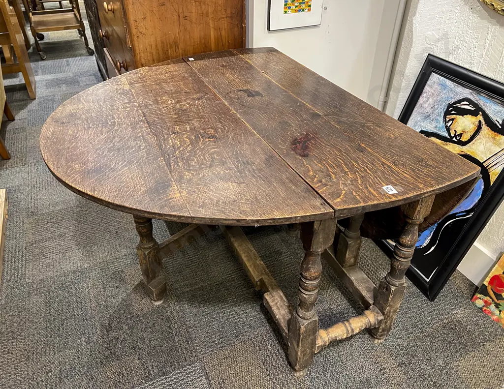 Early C18th Oak Oval Gateleg Dining Table Image 1++