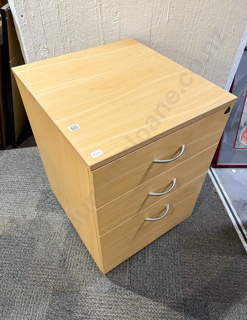 Modern Three Drawer Side Chest Image 1++