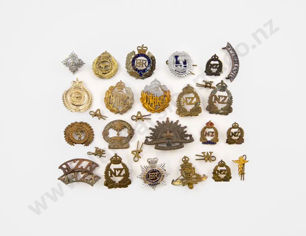 Small Collection NZ and Australia Metal Badges Image 1++