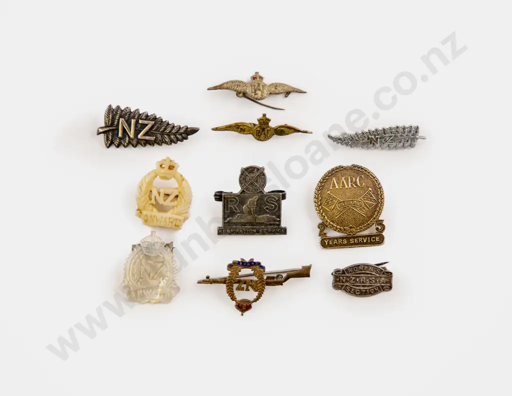 Two NZ "Sweet Heart" Brooches Image 1++