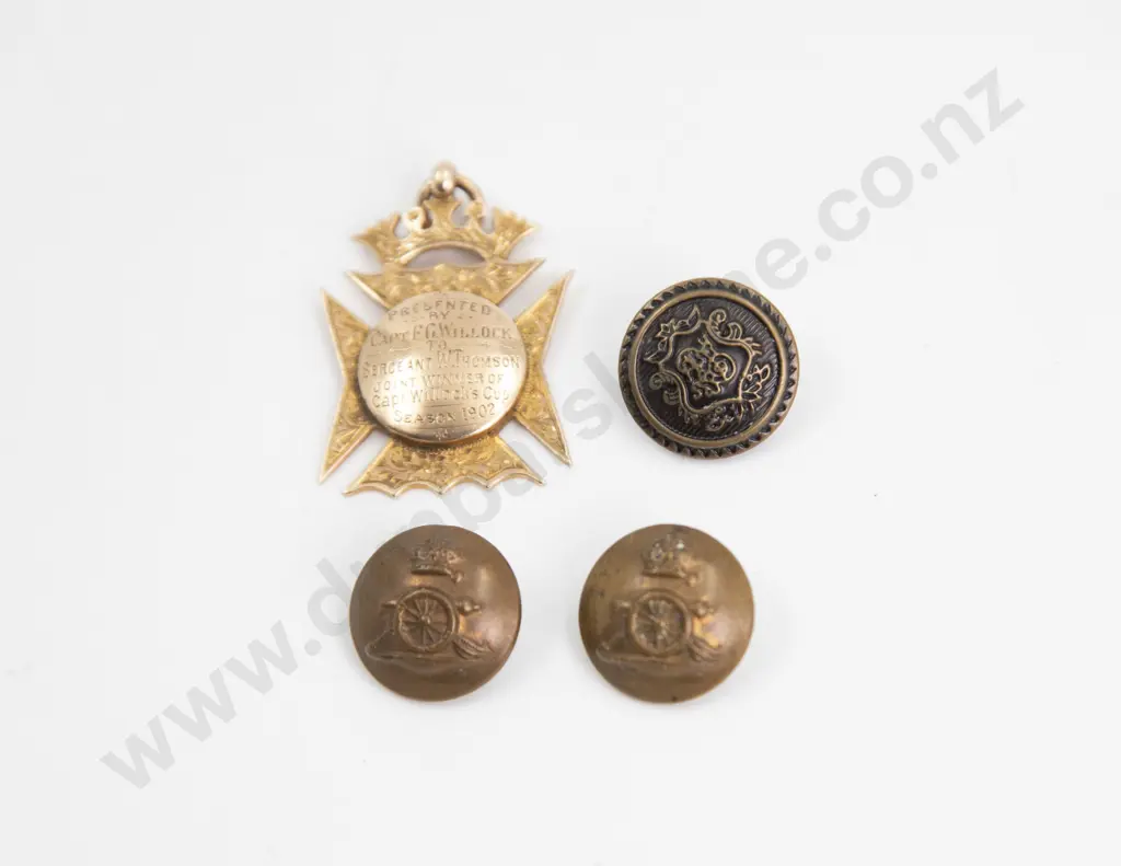 9ct Gold Military Presentation Medal Image 1++