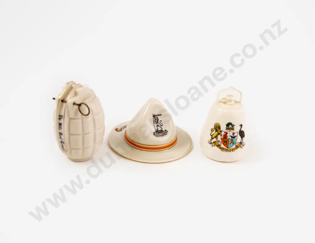 Crested Ware WWI 'Colonial Hat' with Grenade and German Bomb Image 1++