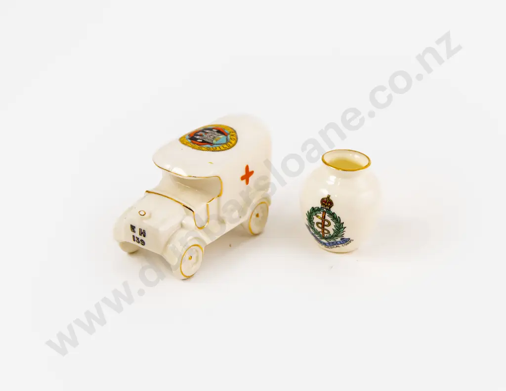 Crested Ware Models of a WWI Ambulance and Pot of the Royal Army Medical Corps Image 1++