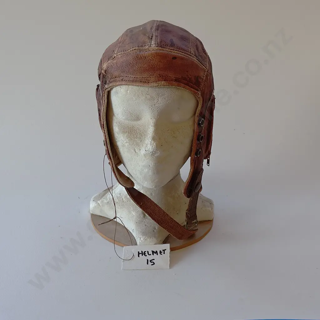 Early WWII Leather Pilot Helmet and goggles Image 1++