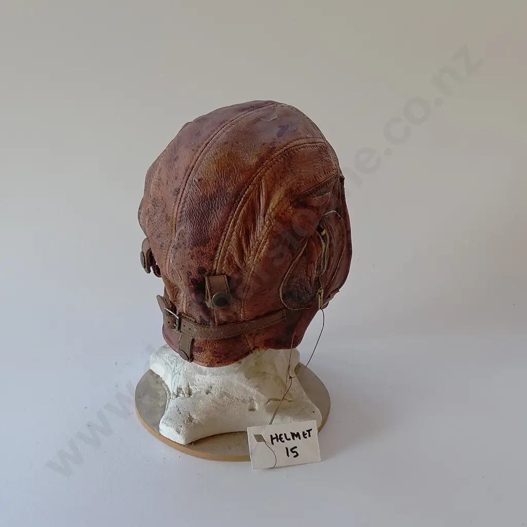 Early WWII Leather Pilot Helmet and goggles Image 1++