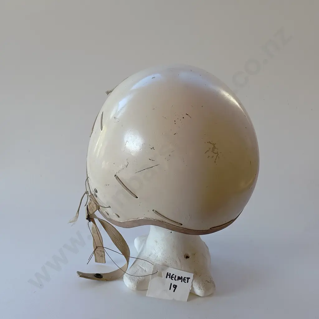 USAF Type P-4A Flight Helmet Image 1++