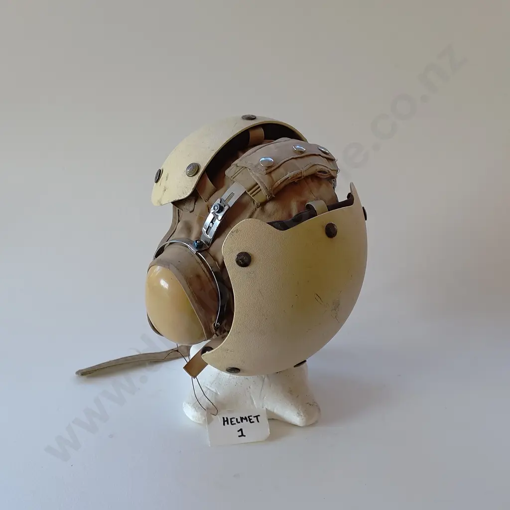 C1986 US Aircraft Carrier Flight Deck Crew Helmet Image 1++