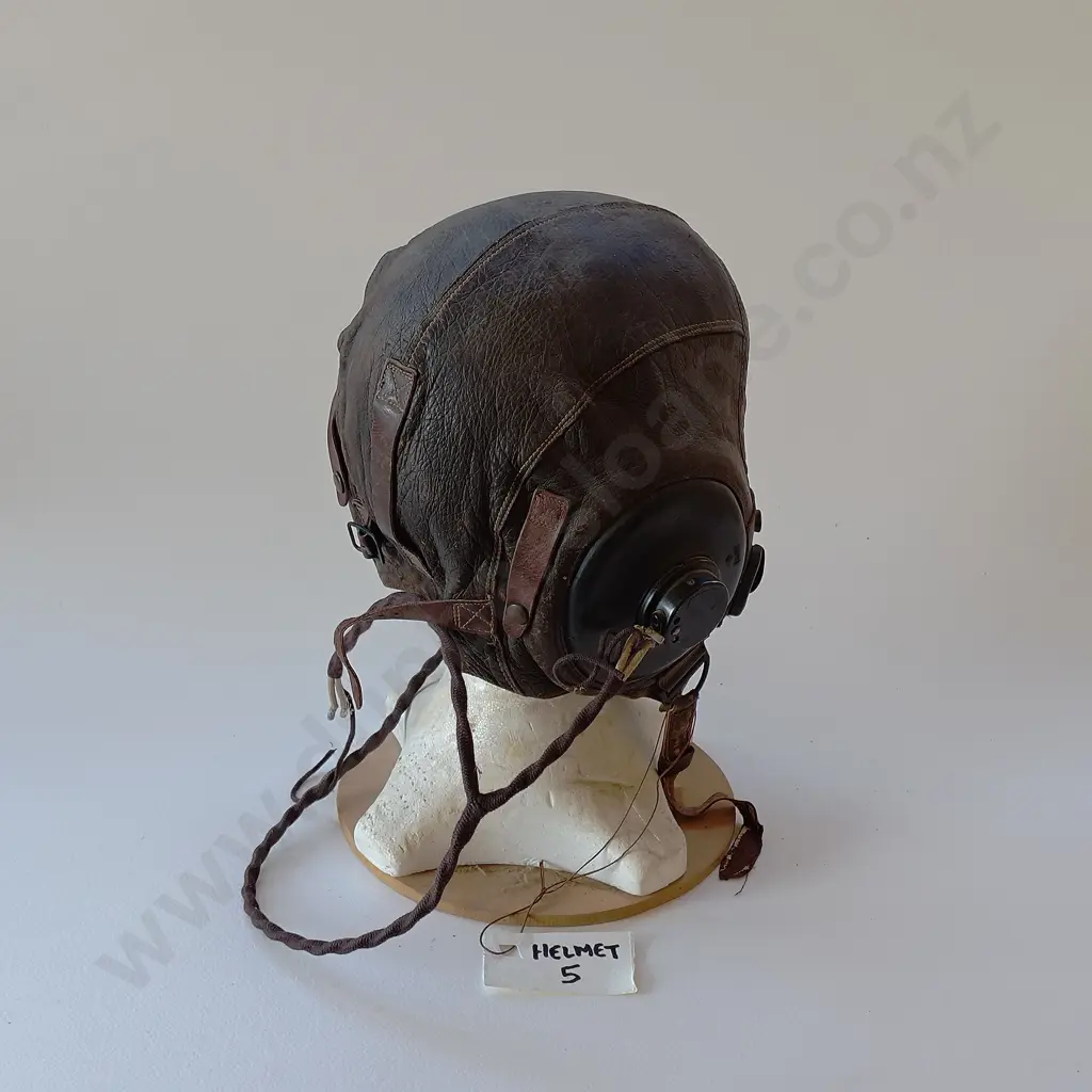 US WWII Type A-11 Leather Pilot Helmet Image 1++