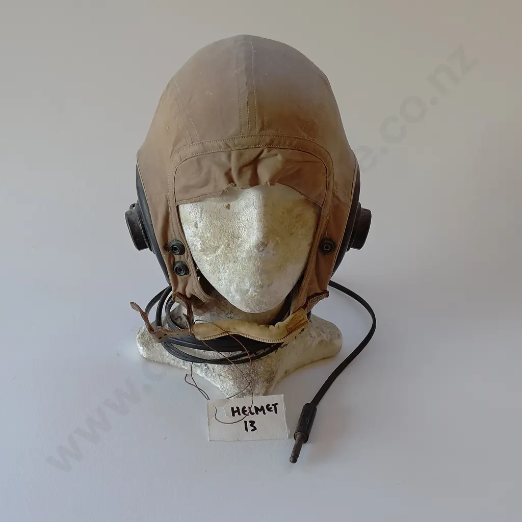 US WWII Canvas Pilot Helmet Image 1++