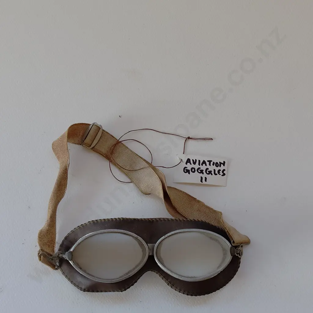US WWII Canvas Pilot Helmet Image 1++
