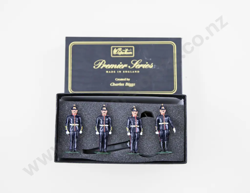 Boxed Britains Toy Soldiers Premium Series 8913 Image 1++