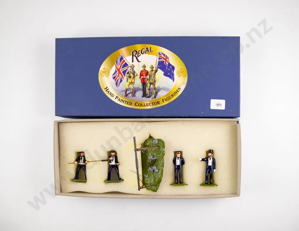 Boxed Regal (NZ) NZ11: HMS North Star Rocket Battery Image 1++