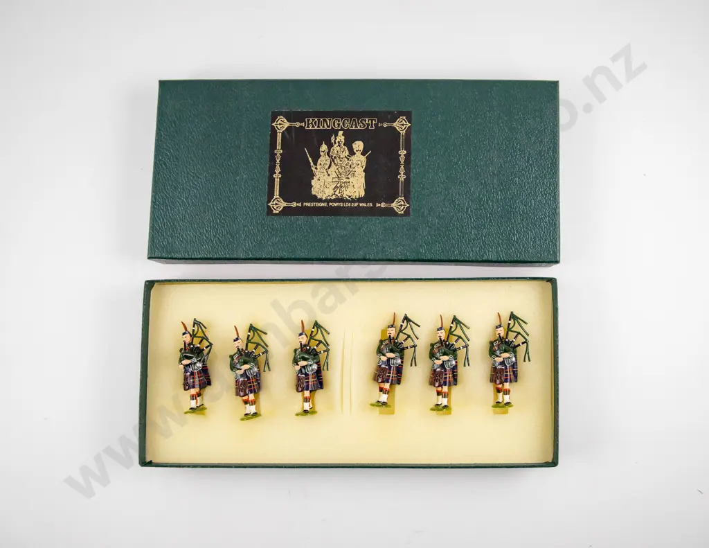 Unboxed As new Imperial Highland Regiment Pipers (6) Image 1++