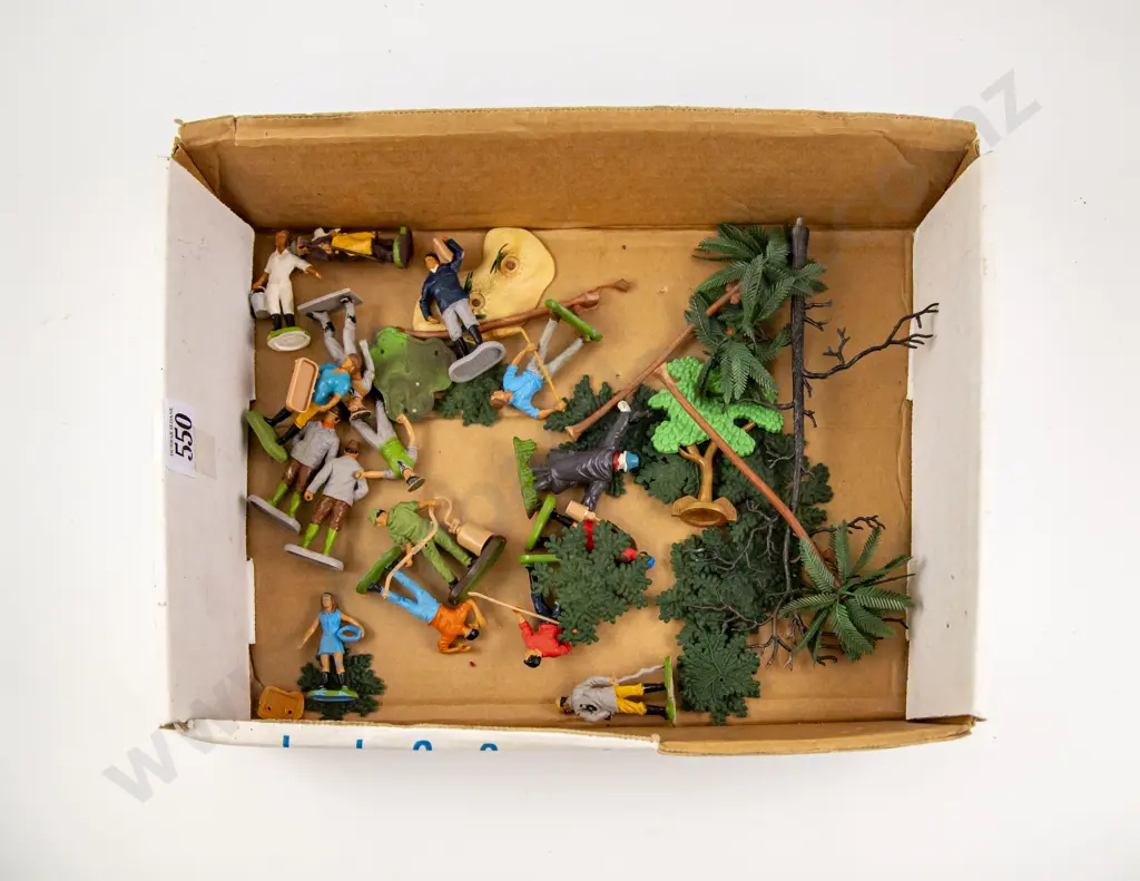 Large Collection Plastic Britains and Other Complete Zoo Image 1++