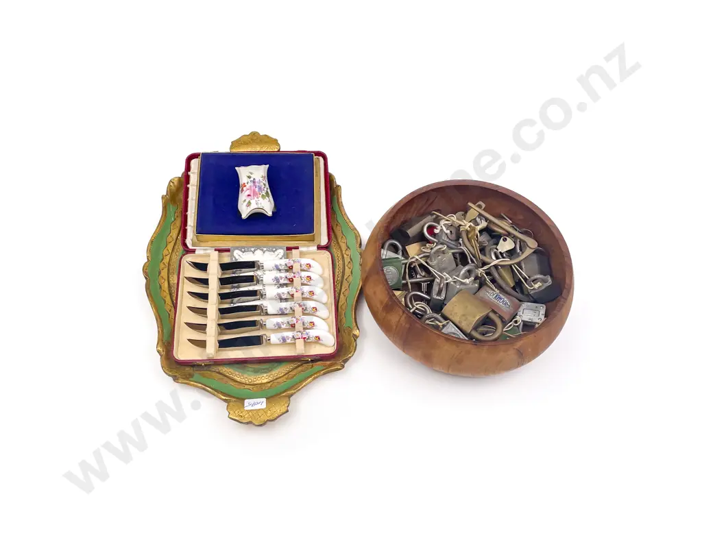 Cased Set Royal Crown Derby Knives Image 1++