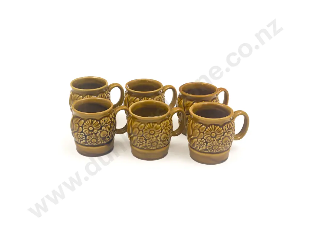 Set of Six Crown Lynn Cups Image 1++