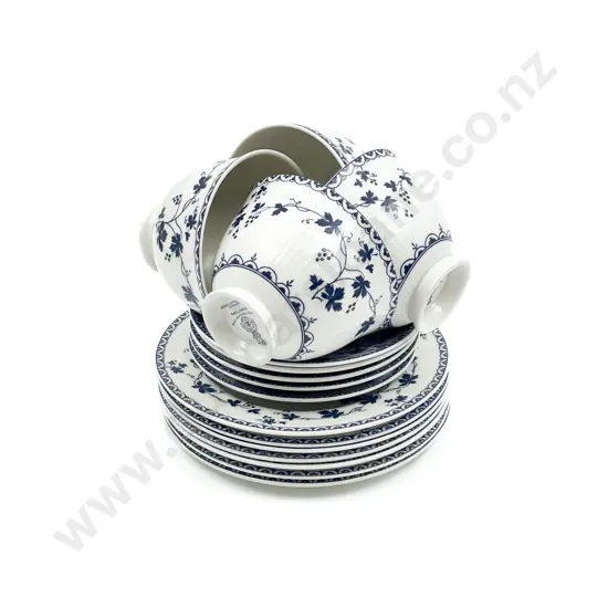 Royal Doulton Yorktown Pattern Blue and White Dinner Set
