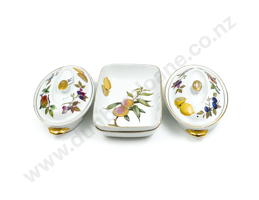 Two Royal Worcester Evesham Tureens and Two Oblong Dishes Image 1++