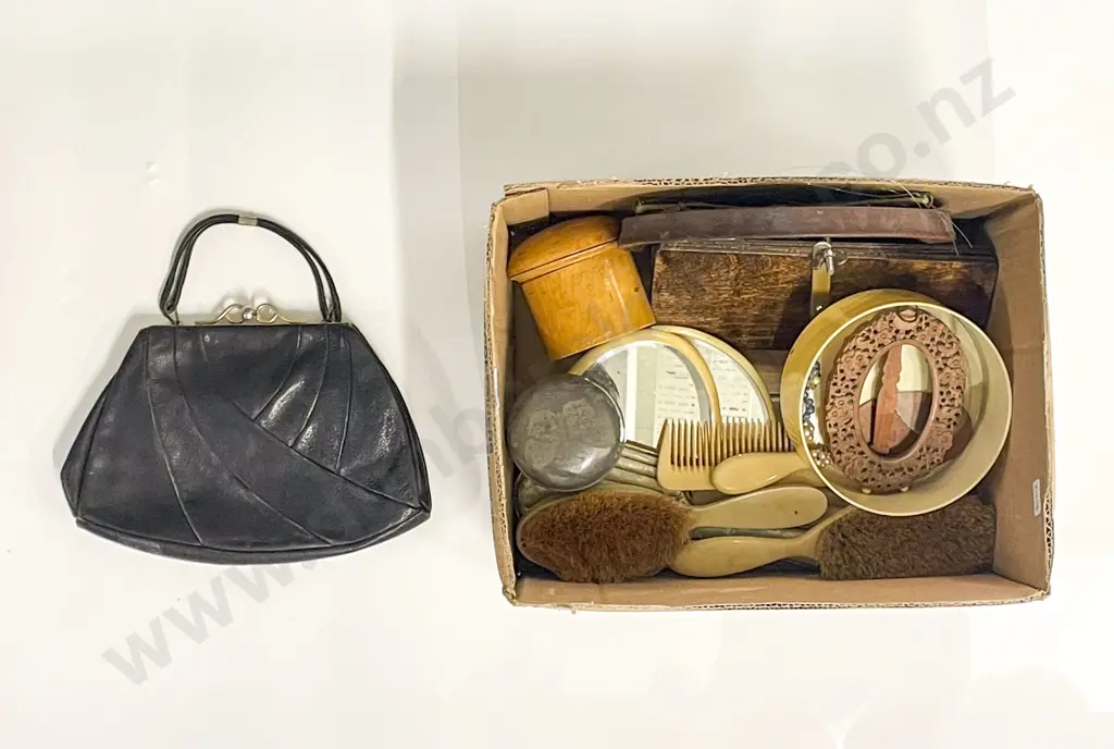 Box with Vintage Dressing Table Accessories Image 1++