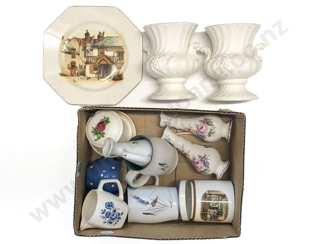Box of Mixed China and Crockery Image 1++