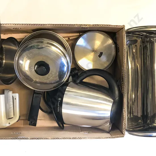 Box with Pots
