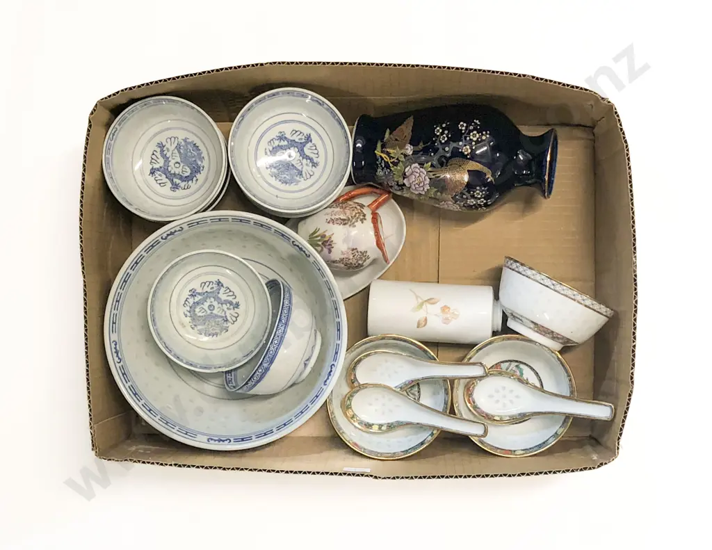 Box with Chinese Bowls Image 1++