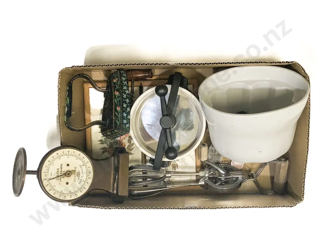 Small Box with Jelly Mould Image 1++