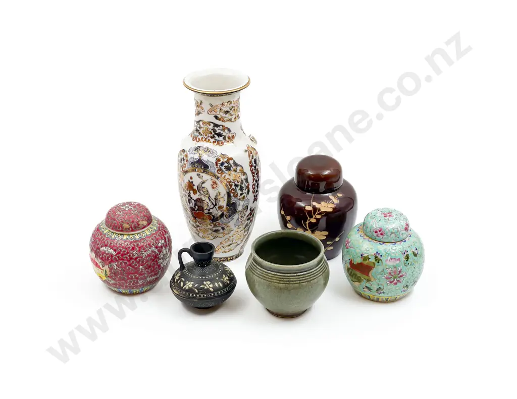 Box with Three Ginger Jars Image 1++