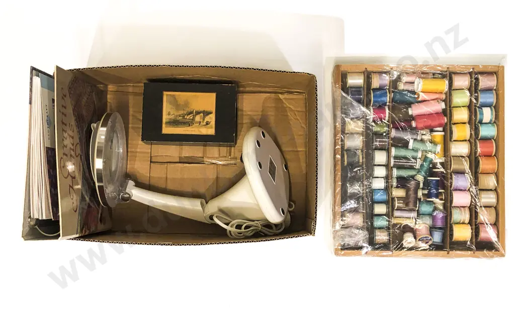 Sewing Gear incl Magnifying Lamp Image 1++