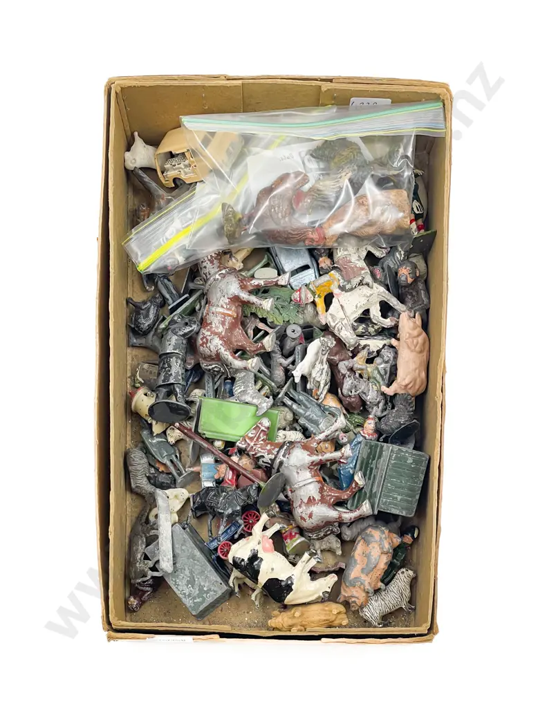 Small Quantity Assorted Brittains & Other Lead Figures Image 1++