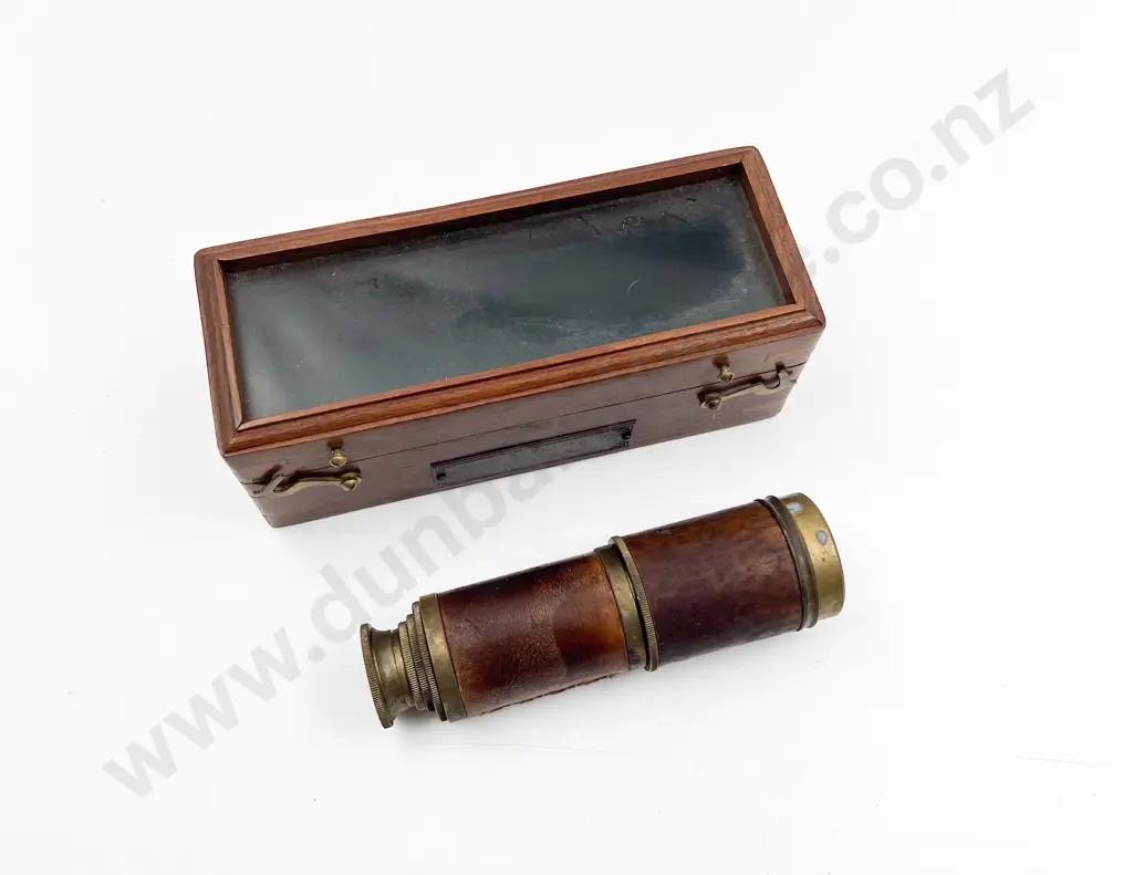 Replica Brass Leather & Boxed Three Draw Telescope Image 1++