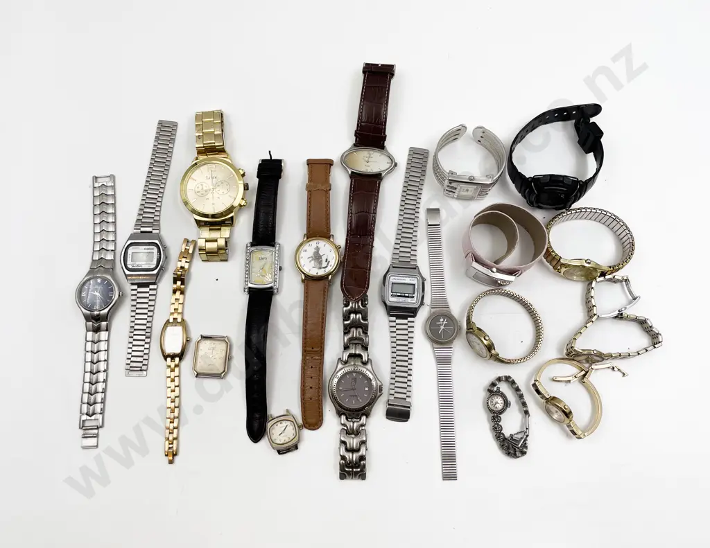 Collection of Assorted Ladies & Gents Wristwatches Image 1++