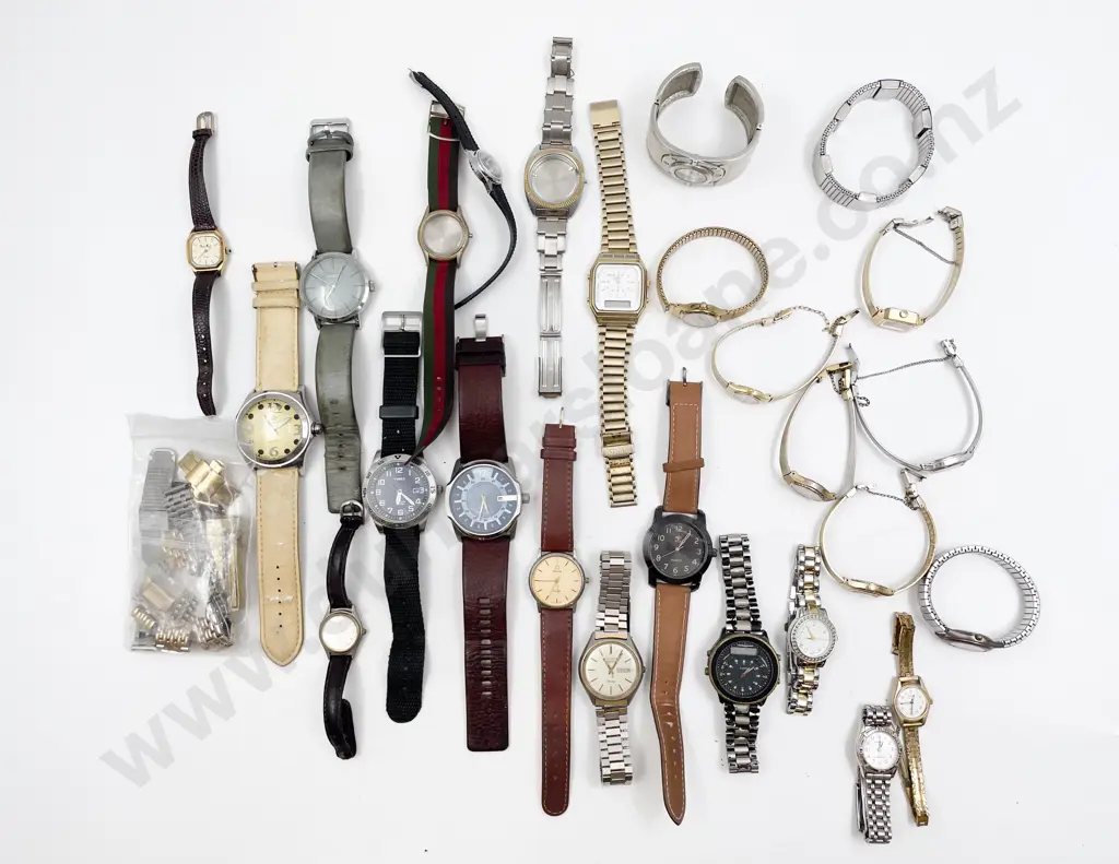 Collection of Assorted Ladies & Gents Wristwatches Image 1++