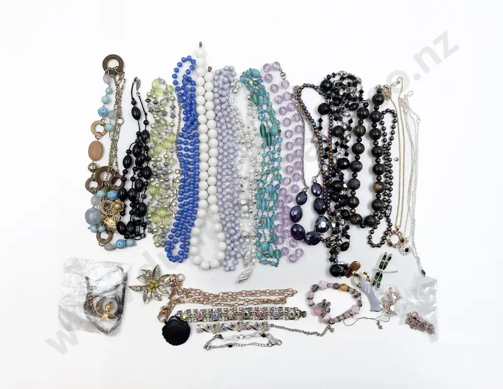 Collection Assorted Costume Jewellery Image 1++