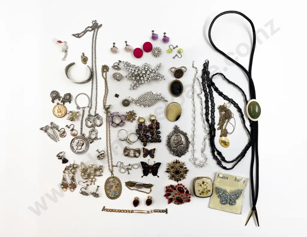 Collection Assorted Costume Jewellery Image 1++