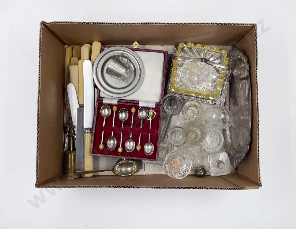 Boxed S/P Coffee Spoons Image 1++