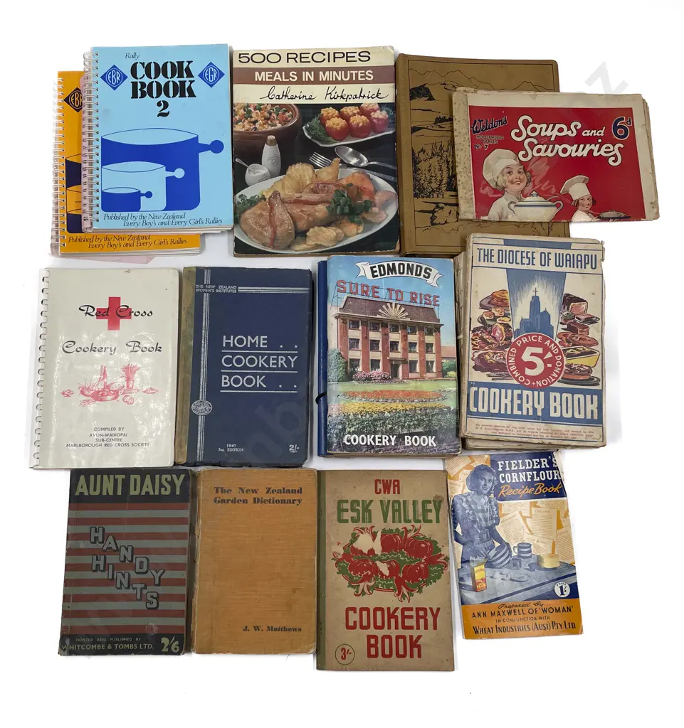 Collection Vint NZ Cookery Books incl Aunt Daisy Image 1++