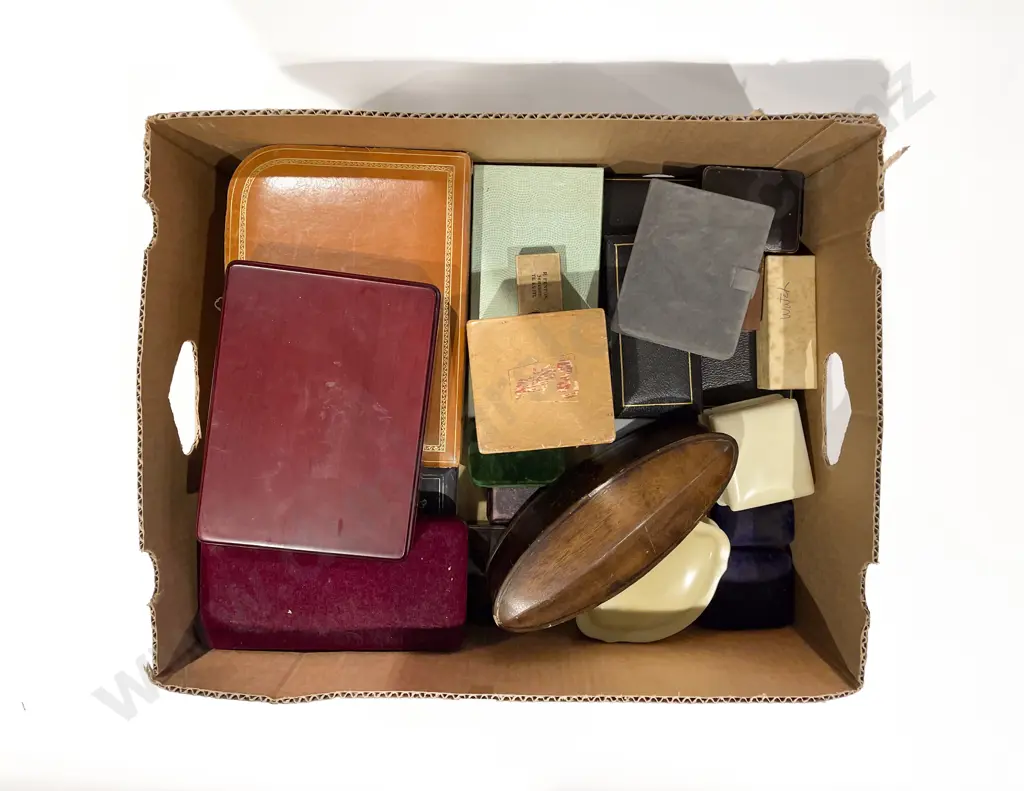 Collection Assorted Vintage Jewellery Cases and Boxes Image 1++