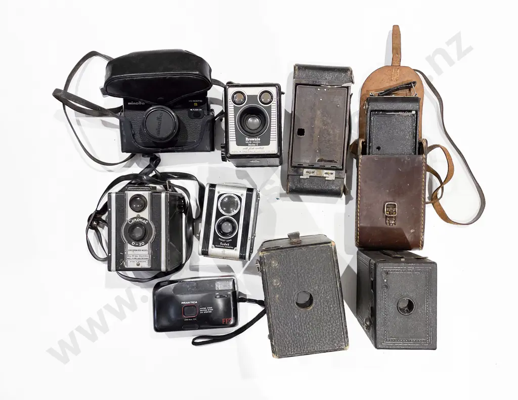 Collection Vintage Cameras Image 1++