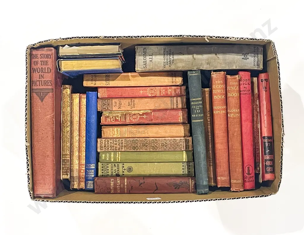 Box of Assorted Vintage Childrens Books Image 1++